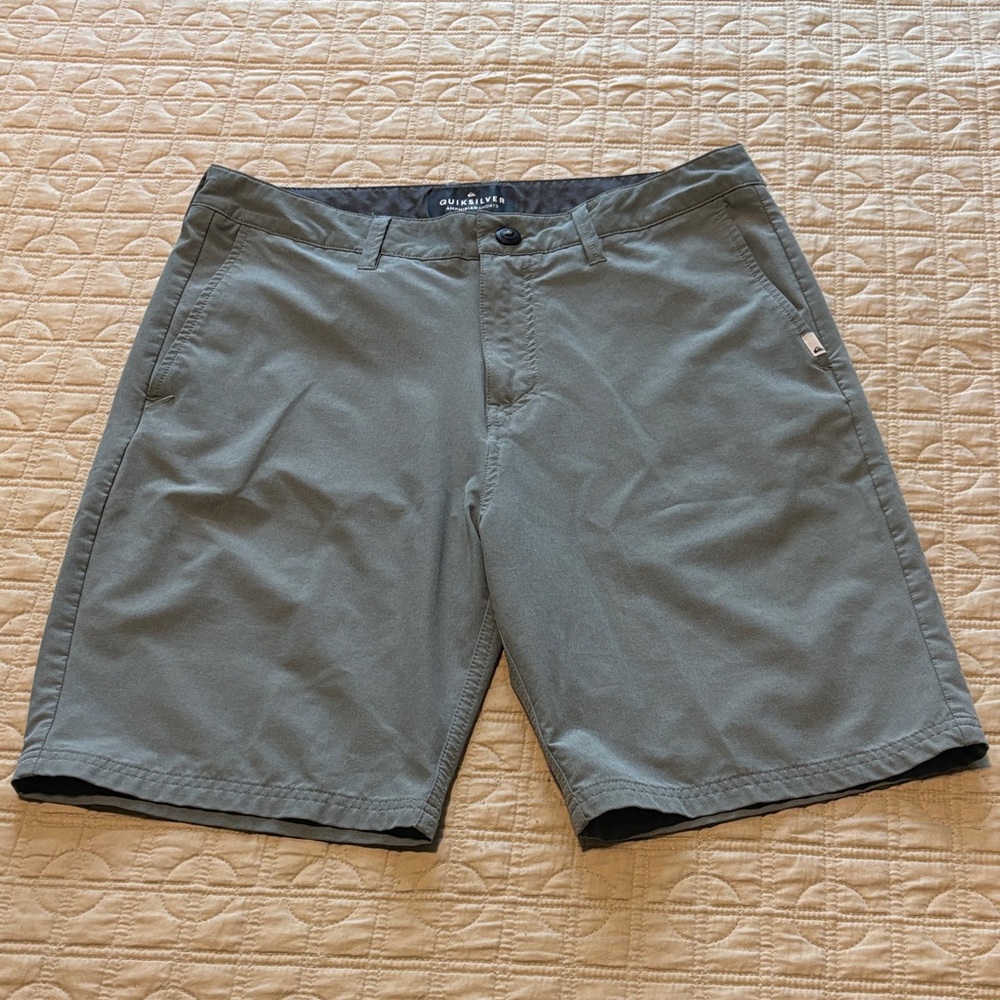 Quicksilver Amphibian Men's Large Gray Shorts